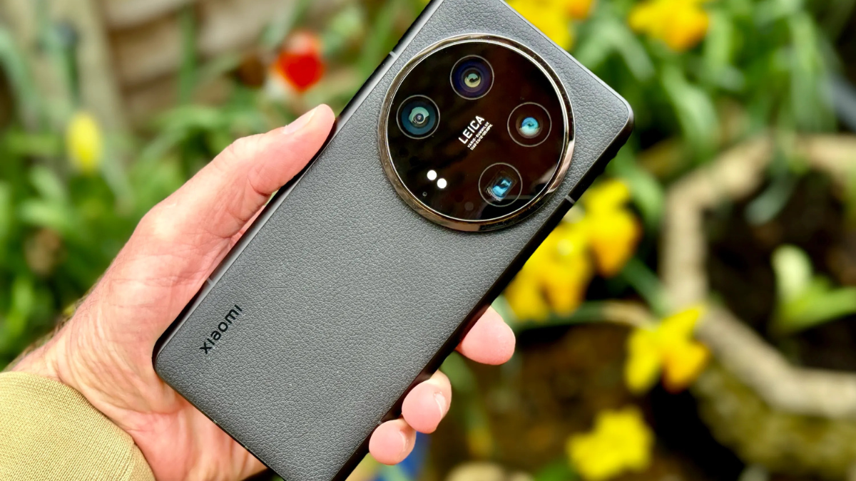 Xiaomi flagship phone 2025