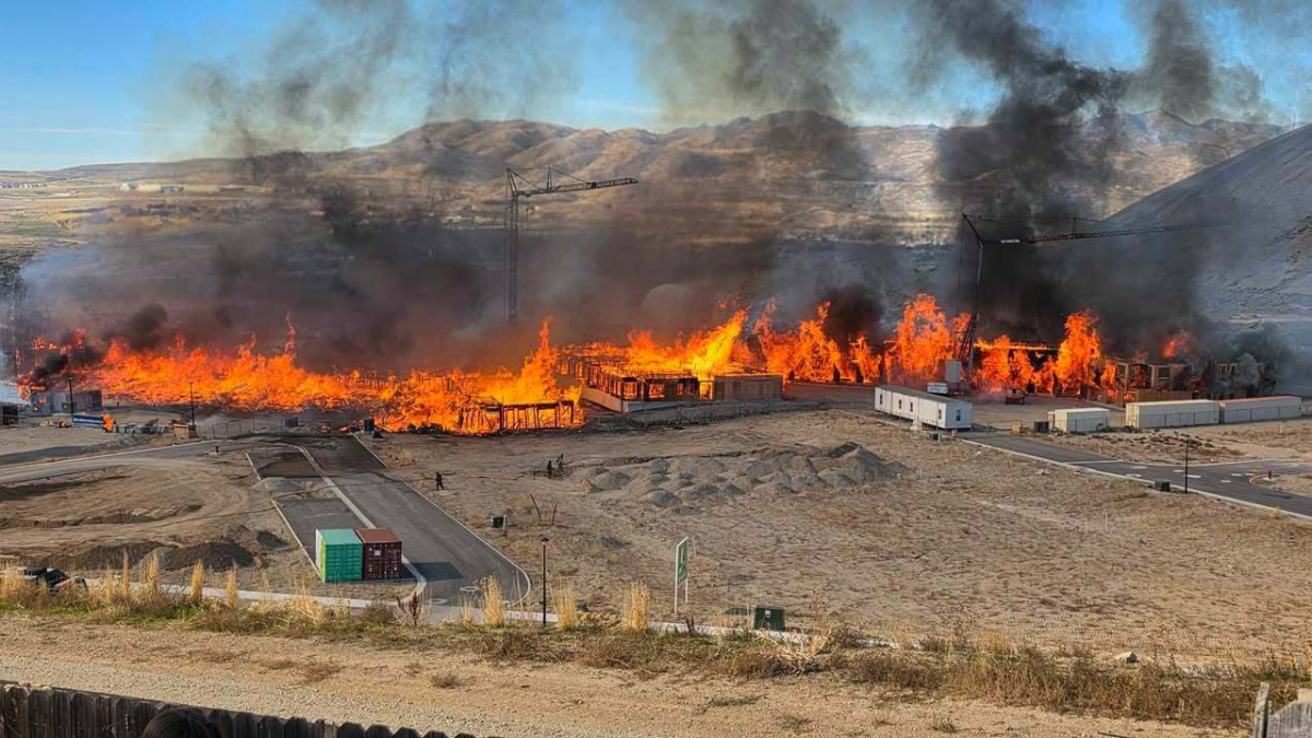 Massive Fire Engulfs Apartment
