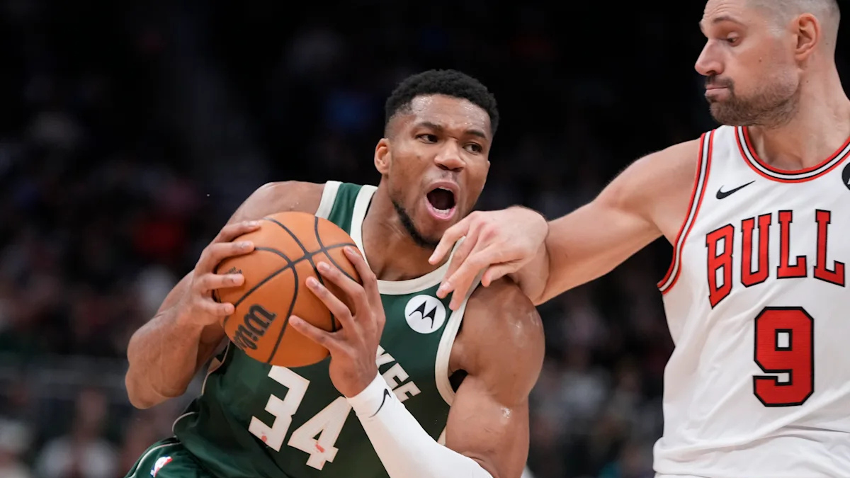 Giannis Antetokounmpo Scores