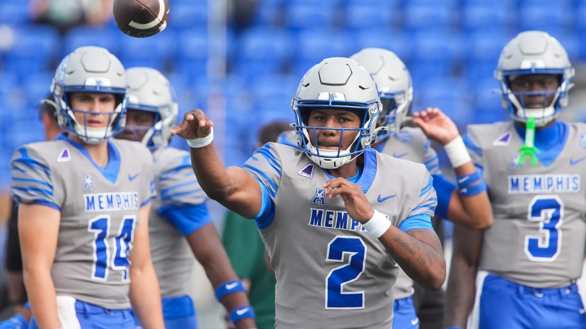 Memphis QB Brendon Lewis